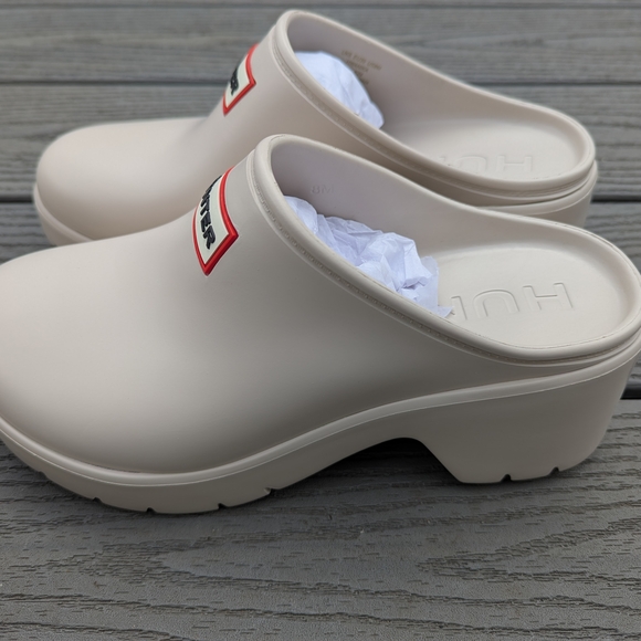 Hunter White Clogs - Picture 3 of 4